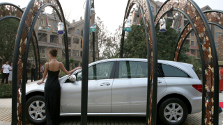 Illustration for article titled Volkswagen Is Obsessed With The Phaeton Even As They Lose $32k Per Car